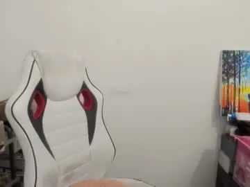 Chaturbate Live Sex Cam of artsyandcraftsy_