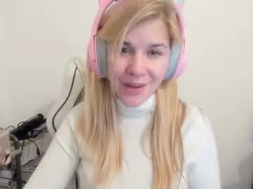 Chaturbate Free Porn Cam of artsyandcraftsy_