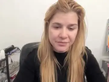 Chaturbate Free Porn Cam of artsyandcraftsy_