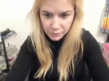 Chaturbate Free Live Porn of artsyandcraftsy_