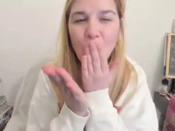 Chaturbate Sex Cam of artsyandcraftsy_