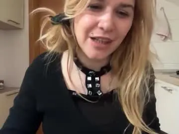 Chaturbate Live Porn of artsyandcraftsy_