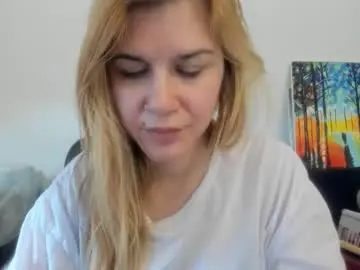 Chaturbate Live Sex of artsyandcraftsy_