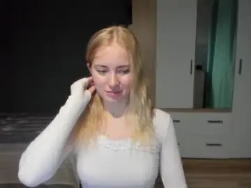 Chaturbate Live Sex Cam of e___lisa