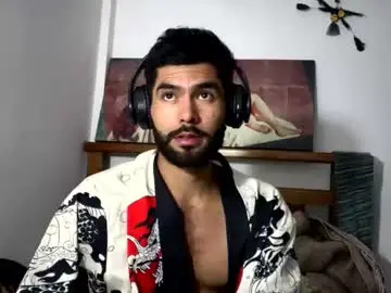 Chaturbate Free Porn Cam of hideonbush051