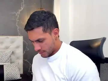 Chaturbate Live Sex Cam of larry_jones