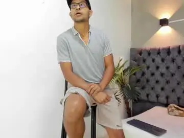 Chaturbate Live Sex of larry_vito