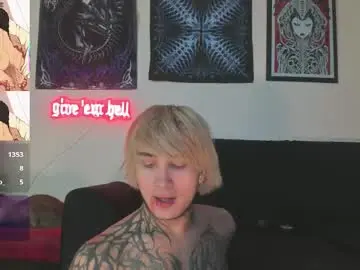 Chaturbate Adult Video Chat of vampiredavyd