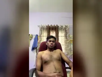 Chaturbate Free Porn Cam of hottamilguy01