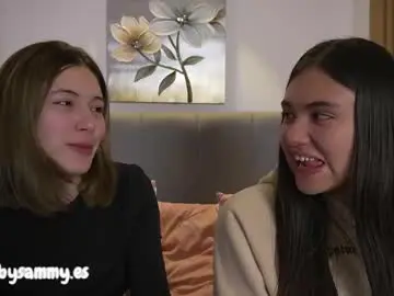 Chaturbate Live Sex Cam of mia_nevaeh