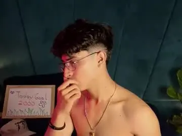 Chaturbate Sex Chat of aaron_eze