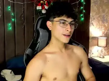 Chaturbate Adult Video Chat of aaron_eze