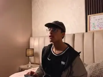 Chaturbate Free Live Porn of aaron_eze