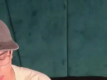 Chaturbate Live Sex Cam of aaron_eze