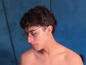 Chaturbate Watch Live Sex Cams of aaron_eze