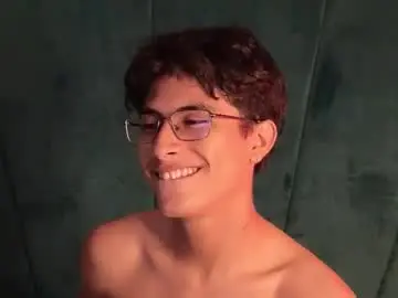 Chaturbate Adult Webcams of aaron_eze