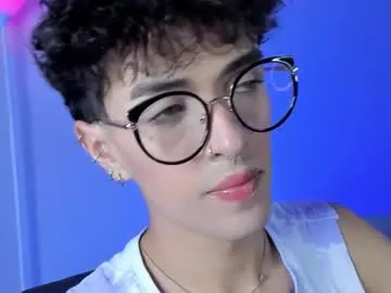 erisleon from chaturbate