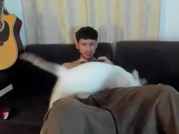 Chaturbate Live Sex Cam of henrik_senn