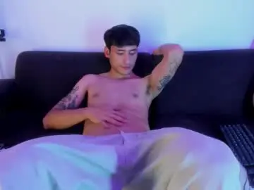 Chaturbate Free Porn Cam of henrik_senn