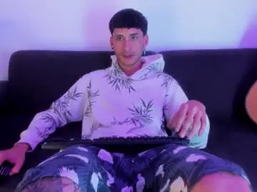 Chaturbate Free Porn Cam of henrik_senn