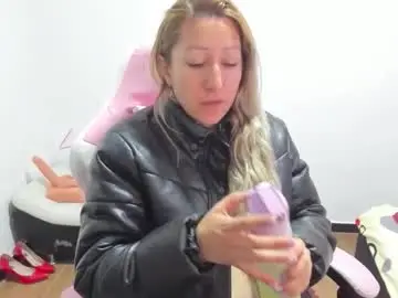 Chaturbate Live Porn of hottychrystal