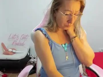 Chaturbate Live Sex Cam of hottychrystal