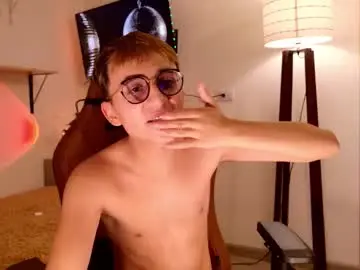 Chaturbate Live Sex Cam of mr_evan1