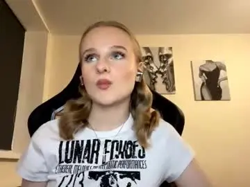 Chaturbate Best live sex cam show of dinorahcoltman