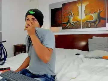 Chaturbate Live Sex of valentinos_