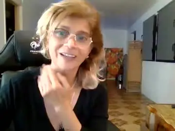 Chaturbate Live Sex Cam of francelune