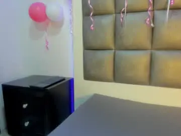 Chaturbate Live Sex Cam of laura__js_