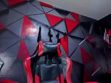 Chaturbate Watch Live Sex Cams of aaron_latinmen2