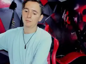 Chaturbate Private Sex Chat of aaron_latinmen2