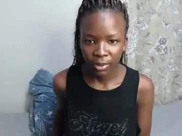 Chaturbate Live Sex Cam of malia_latifa