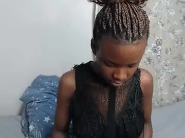 Chaturbate Live Sex Cam of malia_latifa