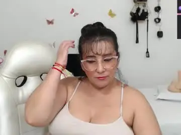 Chaturbate Live Porn of mom_17