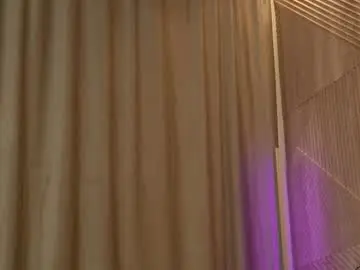 sweet_reverie from chaturbate