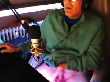 Chaturbate Free Porn Cam of luckyfreak1