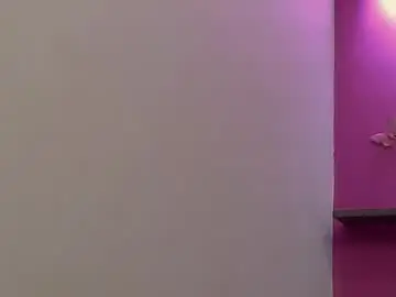 skinnybarbie022 from chaturbate