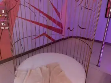 Chaturbate Nude Webcam of mialaurence_