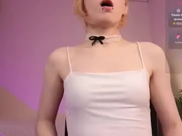 Chaturbate Live Sex Cam of moonlitasuna