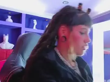 Chaturbate Live Sex Cam of _sharlotte777