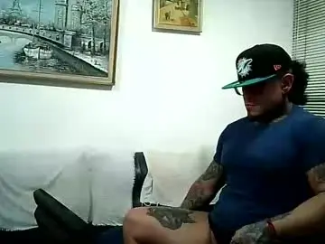 Chaturbate Nude Webcam of ayrton_naffah2