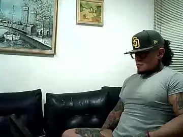 Chaturbate Sex Cam of ayrton_naffah2