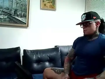 Chaturbate Nude Webcam of ayrton_naffah2