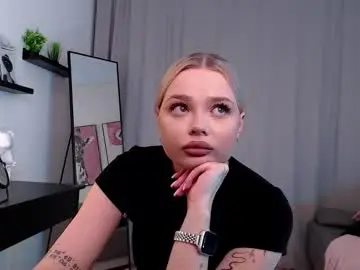 Chaturbate Live Sex Cam of leslie_caronn