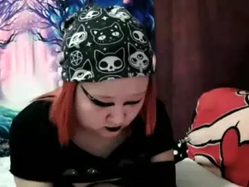 Chaturbate Live Sex Cam of ravenxrain666