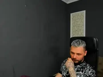 Chaturbate Live Sex Cam of brianhunts