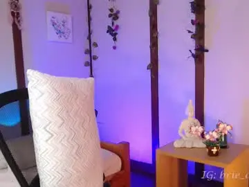 Chaturbate Watch Live Sex Cams of brie_cheese1