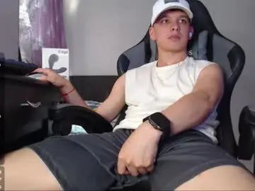 Chaturbate Live Sex of angel_twink69